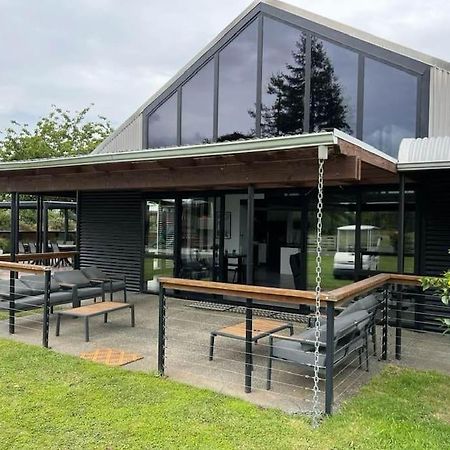 The Clubhouse Villa Hamilton Buitenkant foto