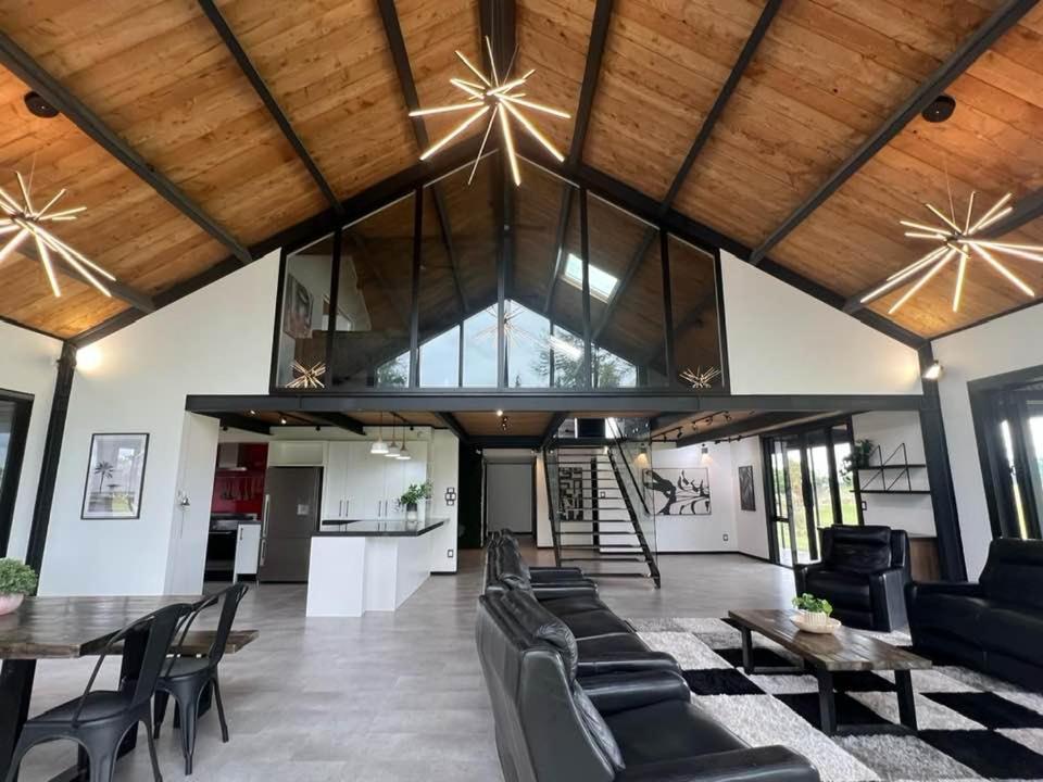 The Clubhouse Villa Hamilton Buitenkant foto
